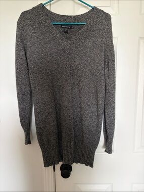 Athleta Marled Charcoal V-Neck Sweater